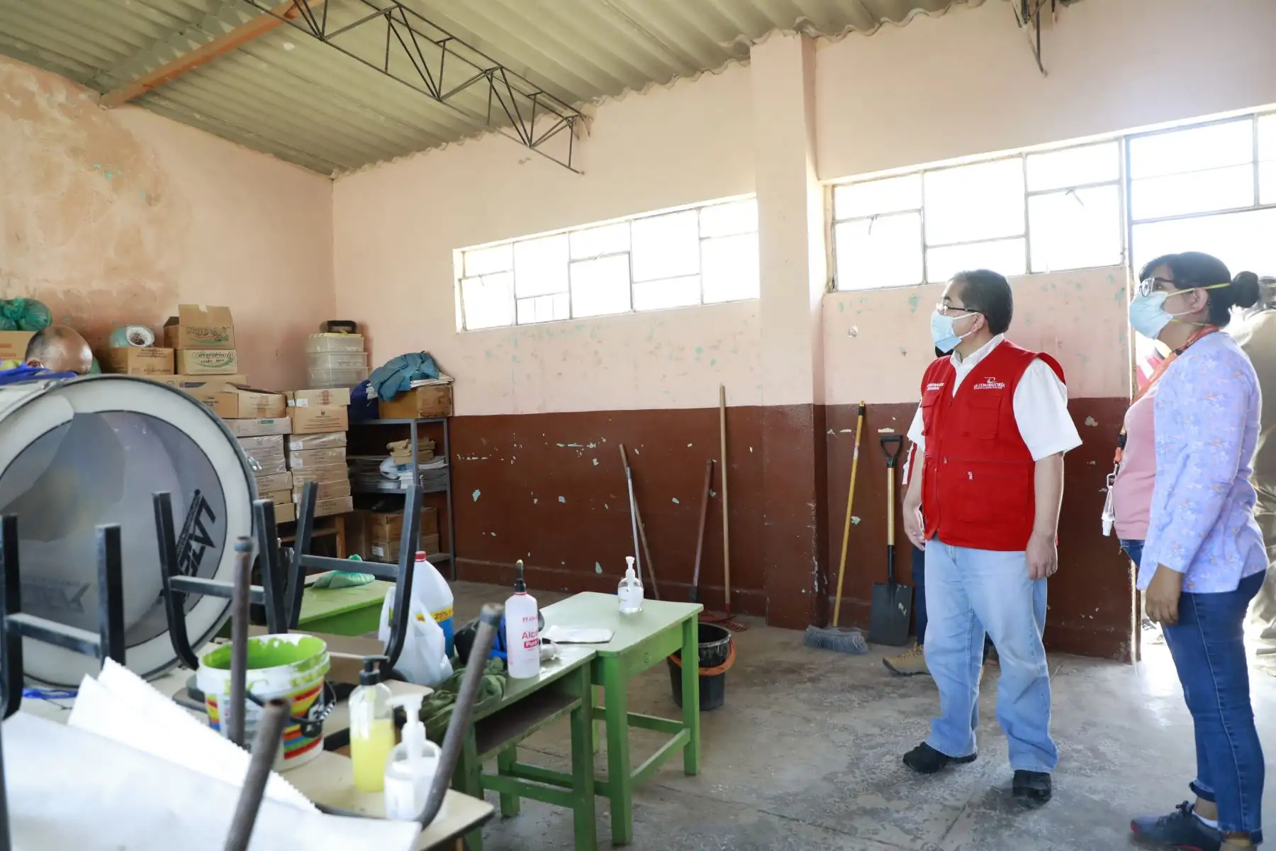 Contralor Nelson Shack supervisó daños ocurridos por el sismo en I.E. 14859 "Felipe García Figallo", y en viviendas del AA.HH. "La Alborada” en el distrito de Miguel Checa de Sullana, Piura. Foto: ANDINA/Contraloría