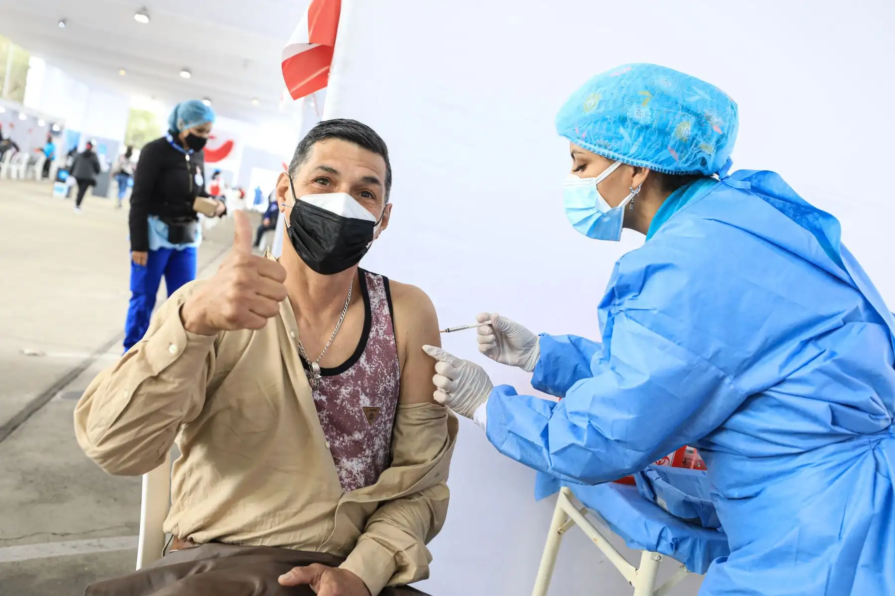 Los grupos de alto riesgo considerados para esta jornada son los adolescentes con síndrome de Down, cáncer y trasplante de órgano o en lista de espera. Foto: ANDINA/EsSalud.