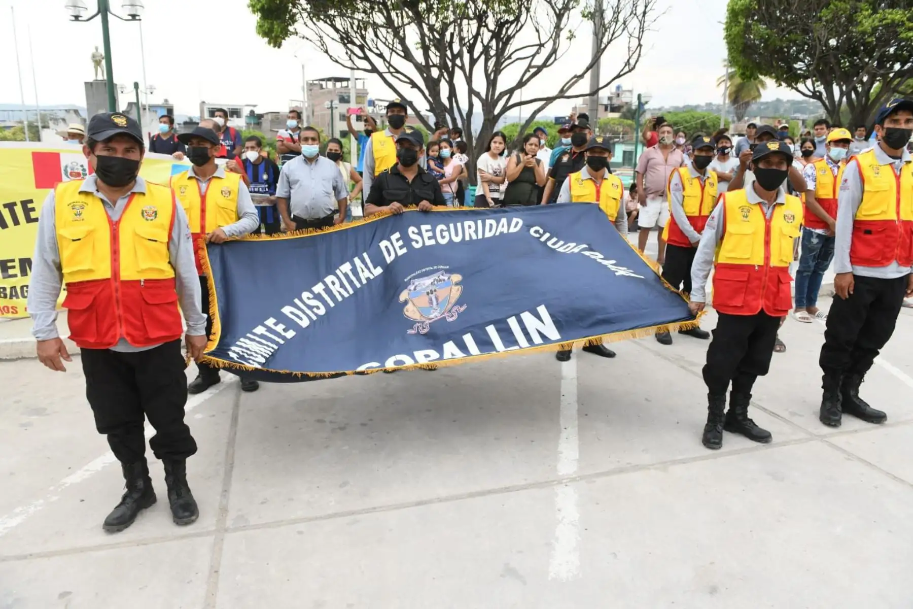 Ministro del Interior, Juan Carrasco, llega a la provincia de Bagua  y Utcubamba en  Amazonas, donde toma juramento a las juntas vecinales y redes de cooperantes que trabajarán de la mano con la 
Policía Nacional  en beneficio de la ciudadanía.
Foto: Mininter