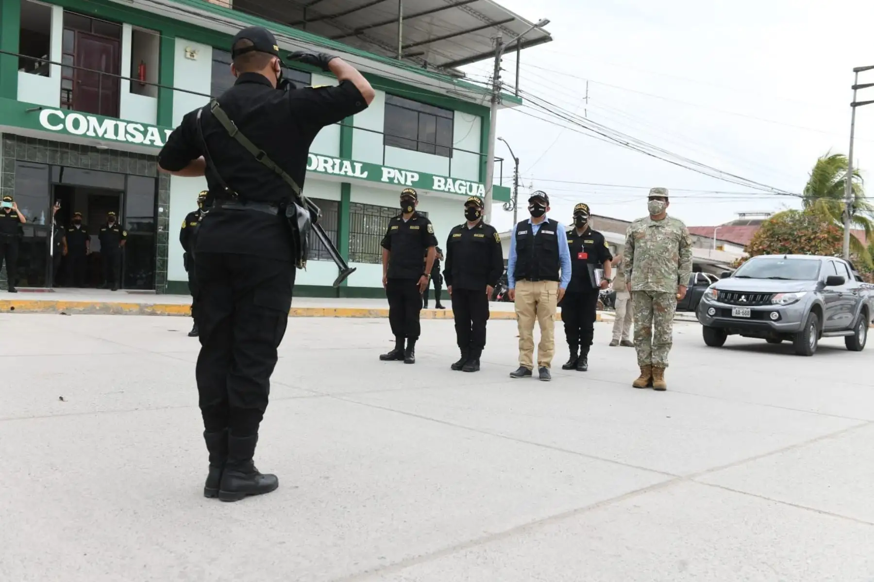 Ministro del Interior, Juan Carrasco, llega a la provincia de Bagua  y Utcubamba en  Amazonas, donde toma juramento a las juntas vecinales y redes de cooperantes que trabajarán de la mano con la 
Policía Nacional  en beneficio de la ciudadanía.
Foto: Mininter