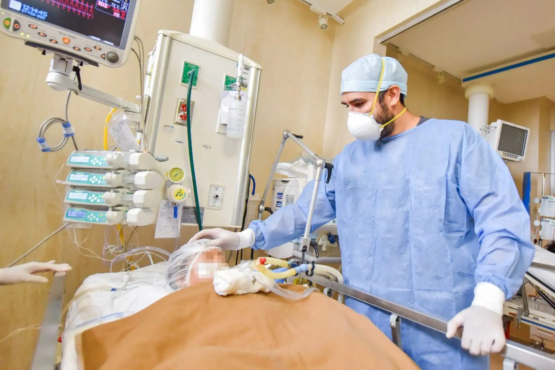 En la primera y segunda ola, el covid-19 afectó fundamentalmente a los niños con comorbilidades y adolescentes, entre 12 y 17 años que resultaron con una afectación pulmonar del 50 % y 80 %. Foto: ANDINA/INSN-San Borja.