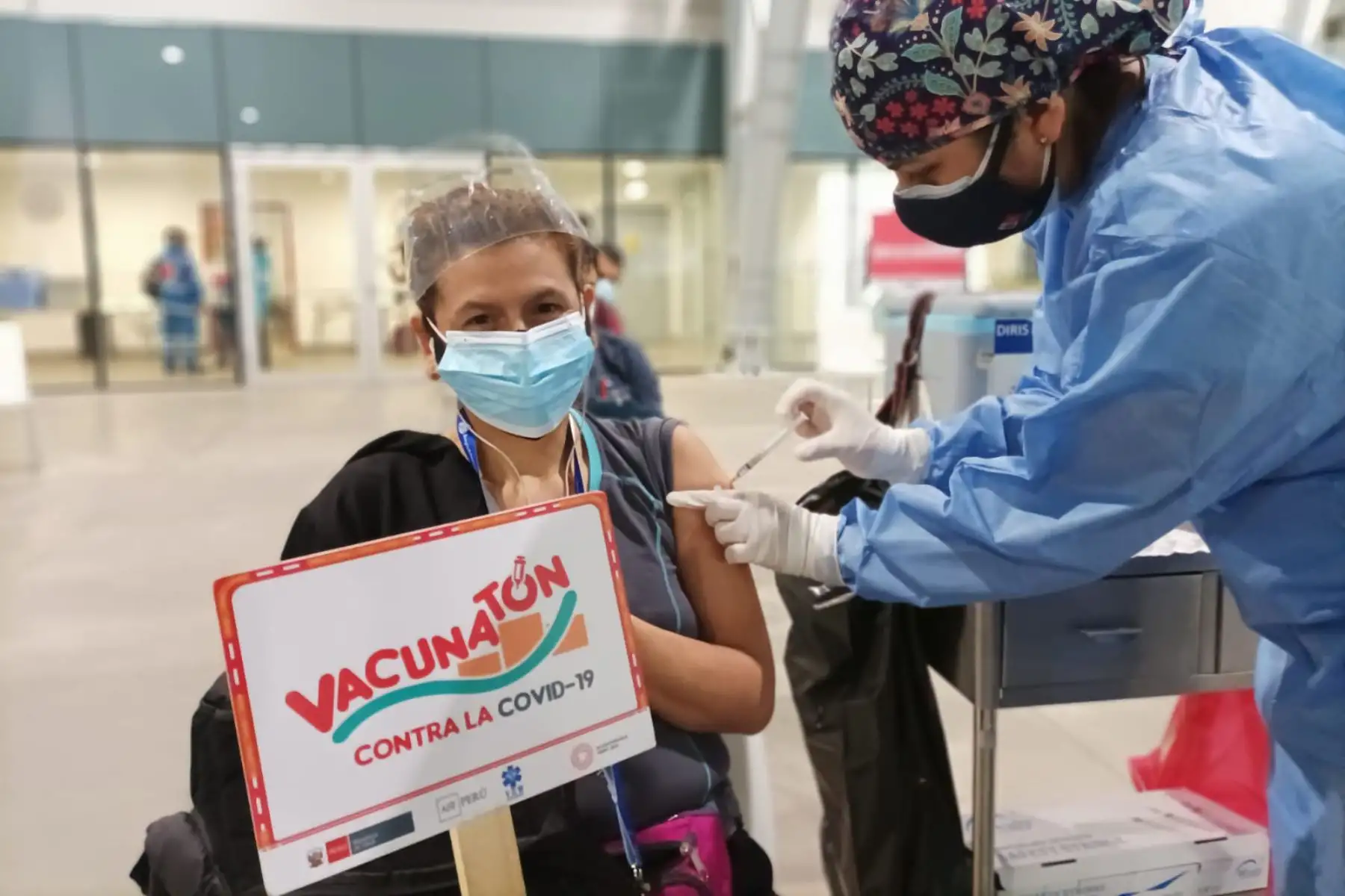 Así se vive el Vacunatón contra la COVID-19 en La Videna, Lima.


Foto: ANDINA/MINSA