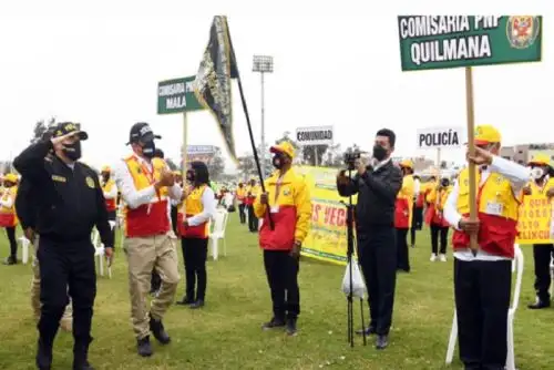 En la provincia limeña de Cañete operan 240 juntas vecinales de seguridad ciudadana, promovidas por la Policía Nacional del Perú e integradas por más de 2000 ciudadanos de Cañete, que desarrollan actividades preventivas, informativas y de proyección social en apoyo a la labor policial.