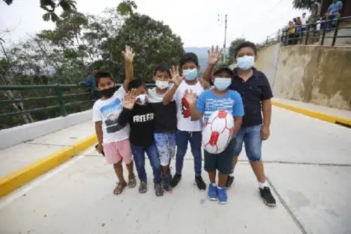 El ministro participó primero en la entrega de la alameda peatonal La Paz, una obra que requirió una inversión de S/ 605 462.45 y ha beneficiado a cerca de 1400 personas.