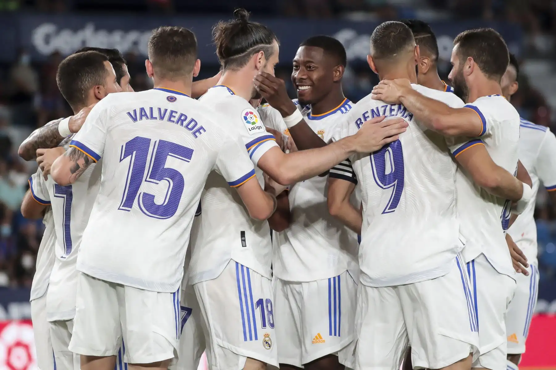 Gareth Bale del Real Madrid, celebra el gol de apertura durante el partido de fútbol de la Liga española entre el Levante UD y el Real Madrid CF en el estadio de Valencia. Foto: AFP