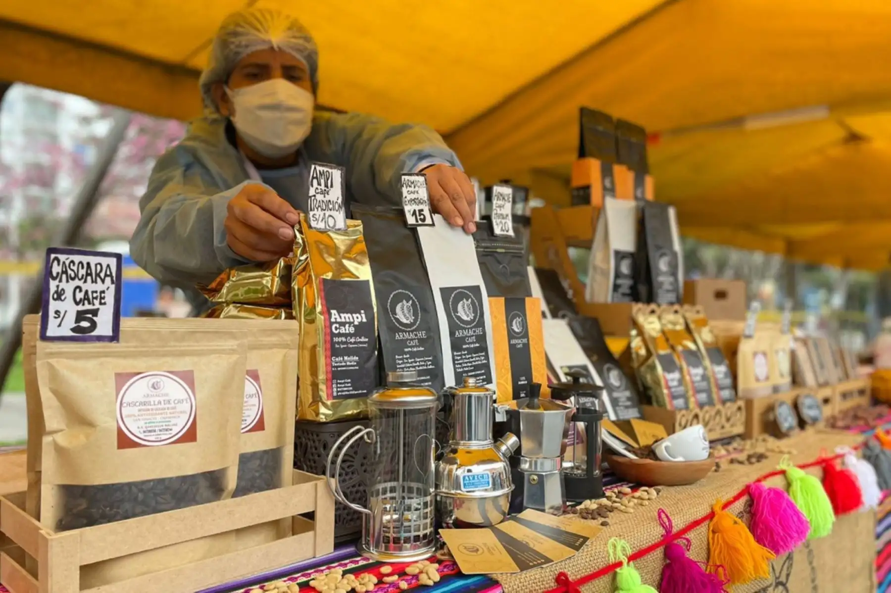 Cafetalero participante en la feria itinerante "De la Chacra a la Olla 2021" Foto: Cortesía.