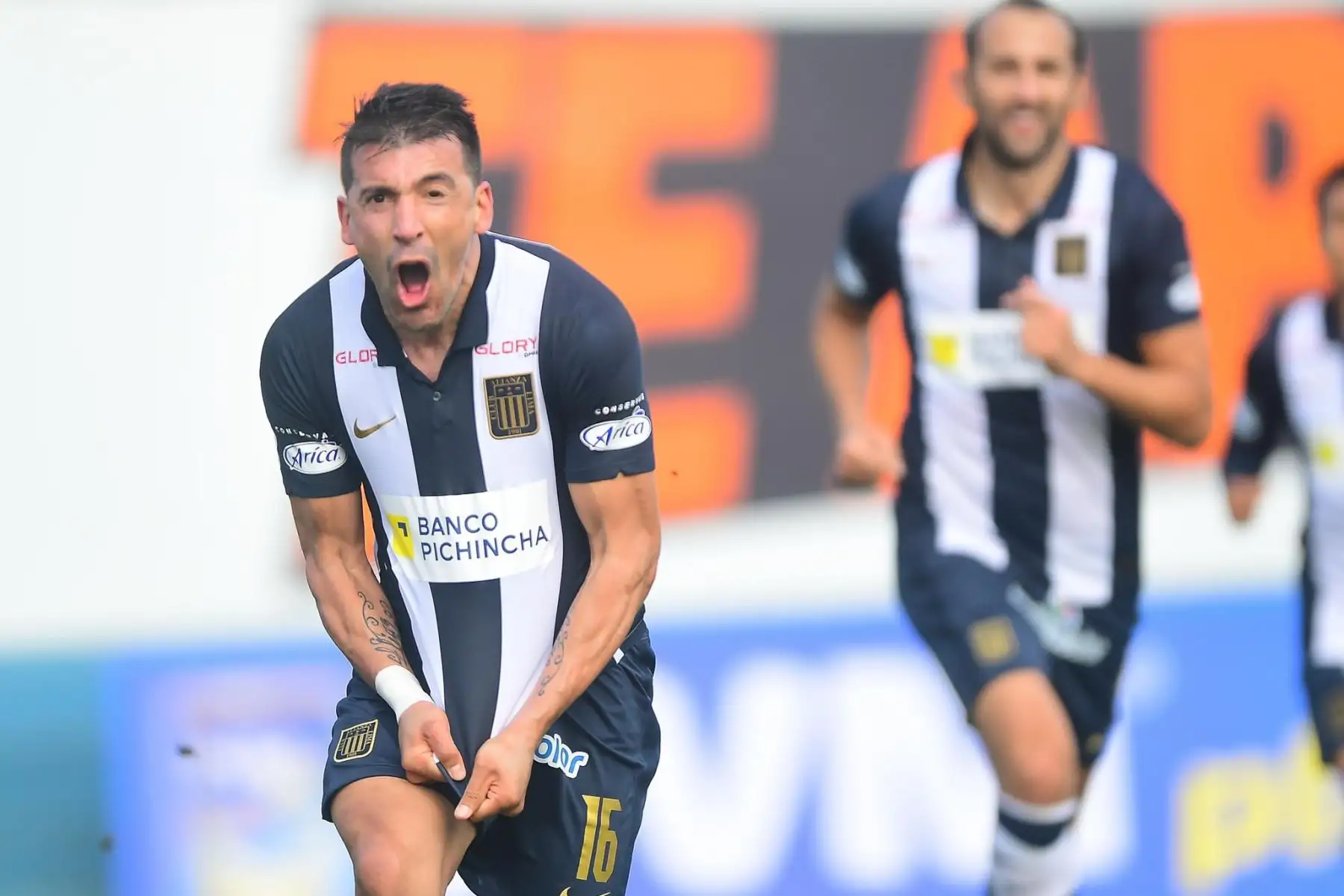 Édgar Benitez convirtió el 1-0 ante Club Huancayo durante partido por la octava fecha de la Liga 1, en el estadio Alberto Gallardo. . Foto: Difusión