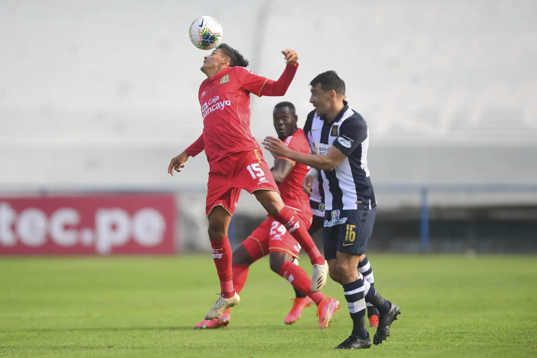 Alianza Lima choca Club Huancayo por la fecha ocho de la Liga 1, en el estadio Alberto Gallardo. Foto: Liga 1