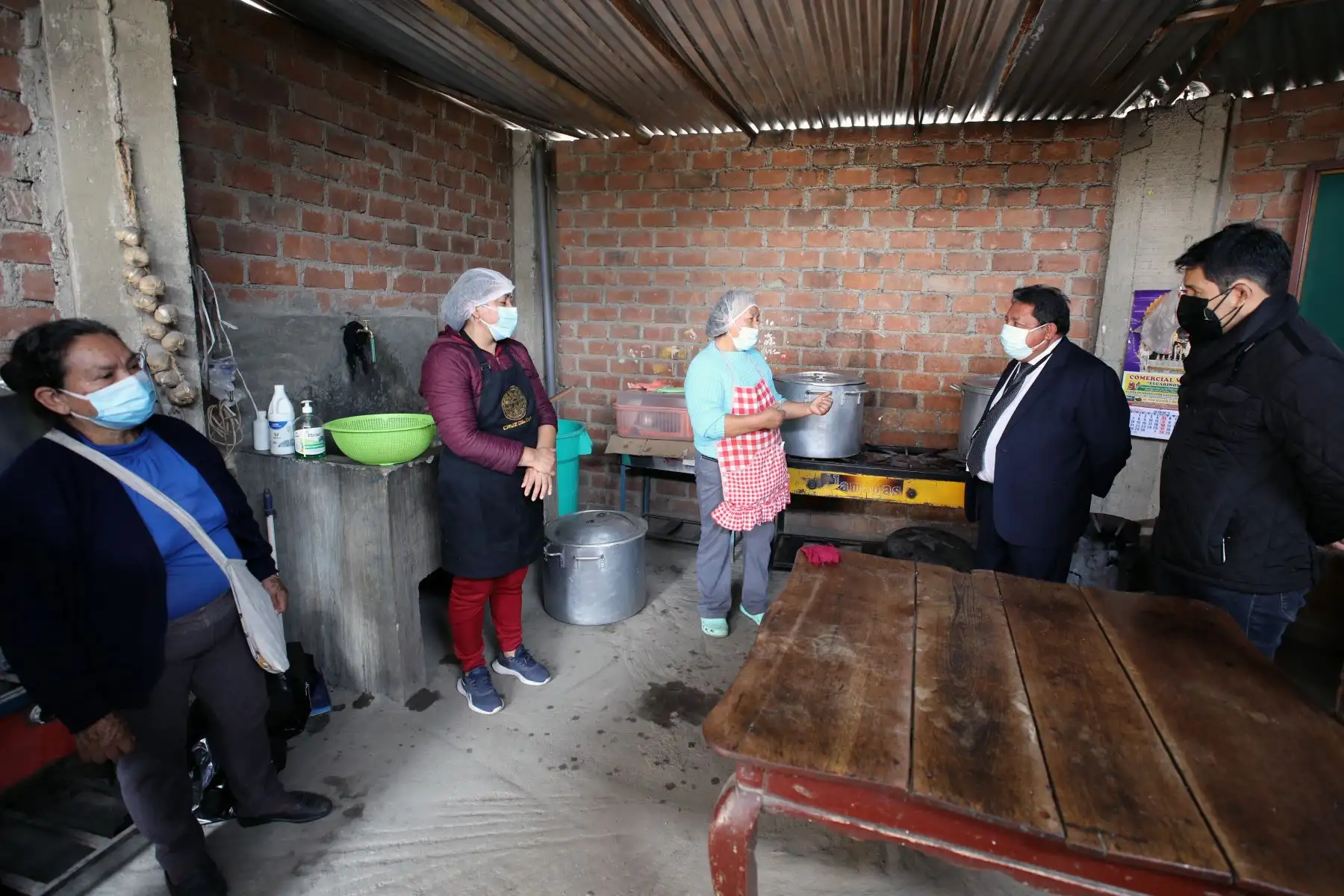 Viceministro de Prestaciones Sociales del Midis, William Contreras, visitó los comedores populares Micaela Bastidas y Virgen de Asunta en San Juan de Lurigancho. Foto: ANDINA/Midis