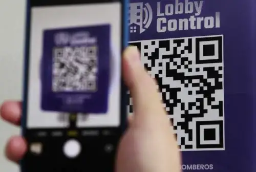 En menos de 15 segundos, Lobby Control permite a los bomberos acceder a información crucial para atender a una emergencia.