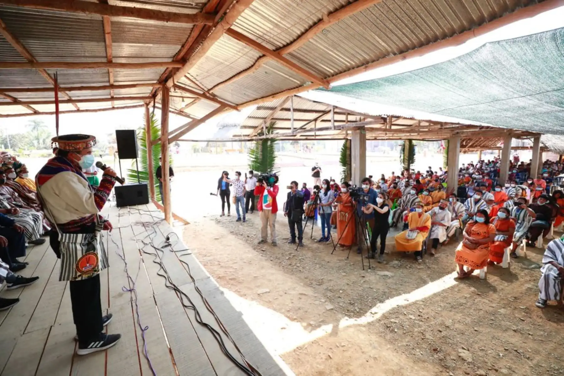El ministro de Cultura, Ciro Gálvez, participó en el “I Encuentro de Líderes y Autoridades Comunales Indígenas del VRAEM con el Estado Peruano”, que se desarrolló en el distrito de Mazamari, en la provincia de Satipo, región Junín. Foto: Mincul