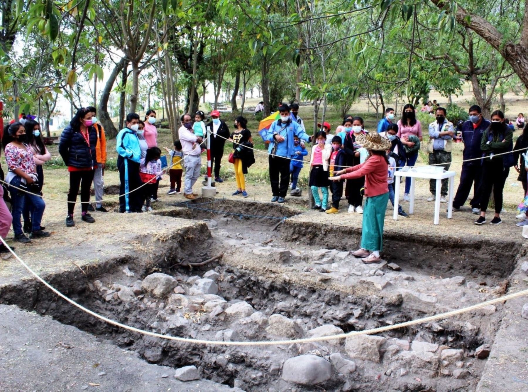 Investigación arqueológica en emblemático cerro Santa Apolonia, ubicado en la ciudad de Cajamarca, genera interés de visitantes, destaca la Dirección de Cultura de esta región. ANDINA/Difusión