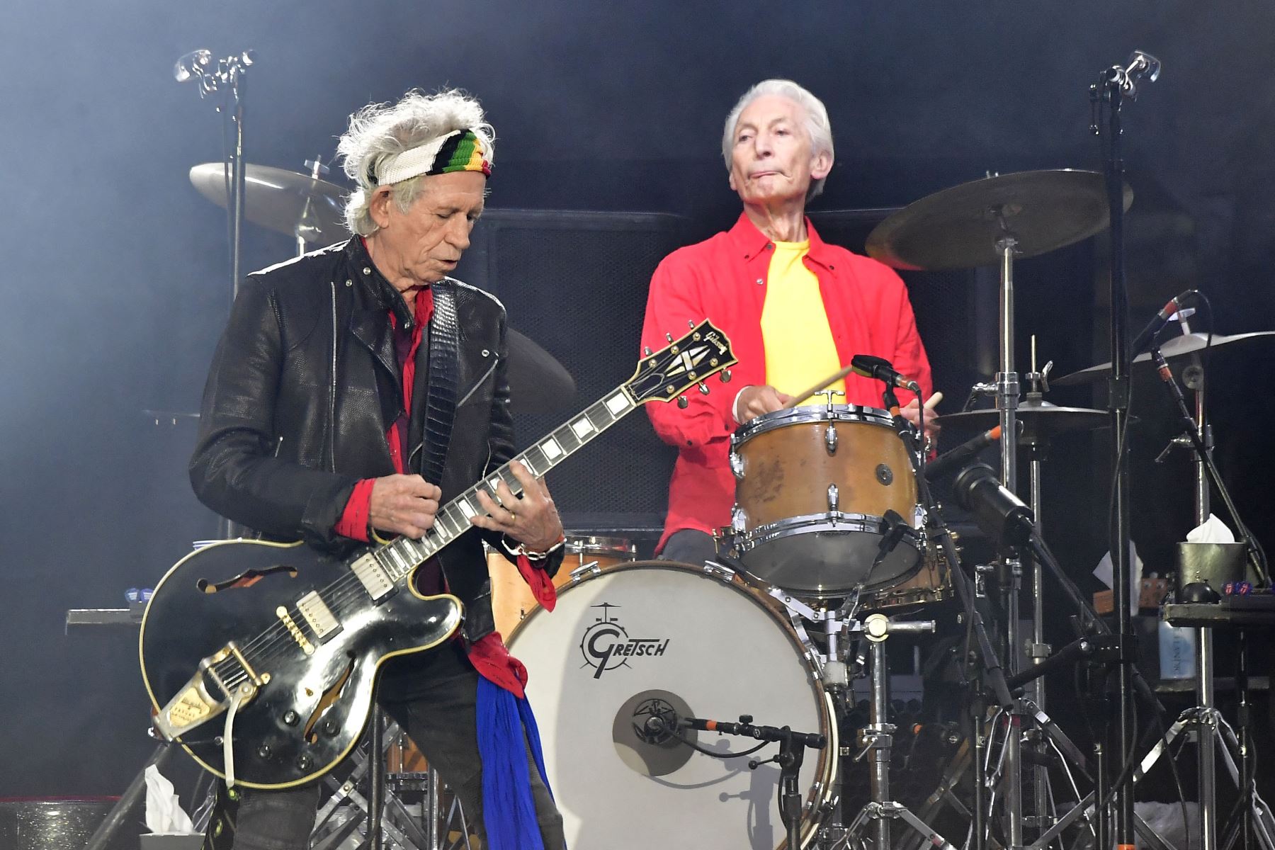 En esta foto de archivo tomada el 22 de junio de 2018, Keith Richards y Charlie Watts de los Rolling Stones se presentan durante un concierto en el Estadio Olímpico de Berlín. Charlie Watts, baterista de la legendaria banda británica de rock and roll The Rolling Stones, murió  a los 80 años.
Foto: AFP