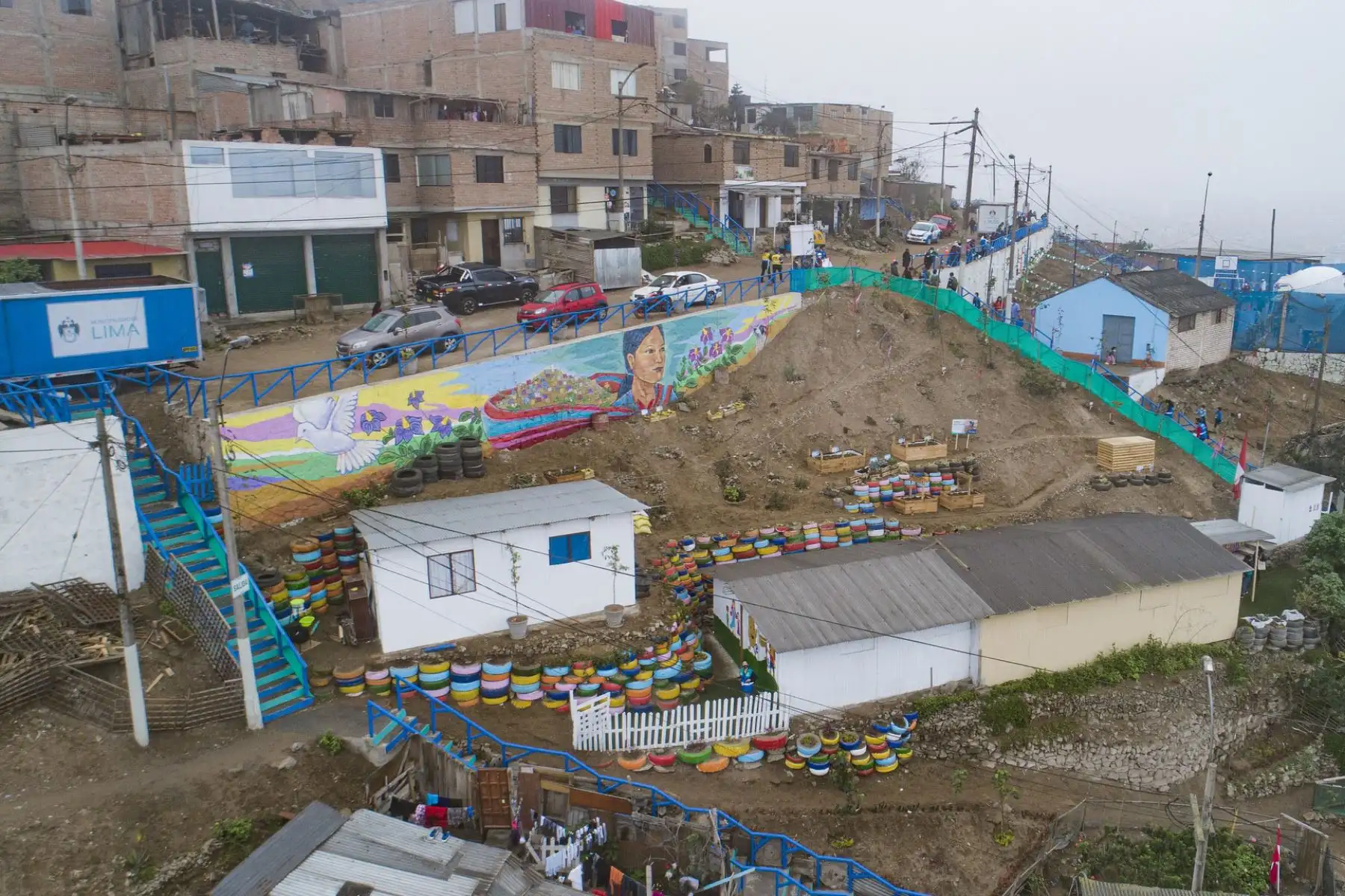 A fin de mejorar la calidad de vida en los barrios de la ciudad, la Municipalidad de Lima concluyó luego de cuatro meses la recuperación integral del cerro Papa con el apoyo de sus líderes vecinales. Foto: ANDINA/Municipalidad de Lima