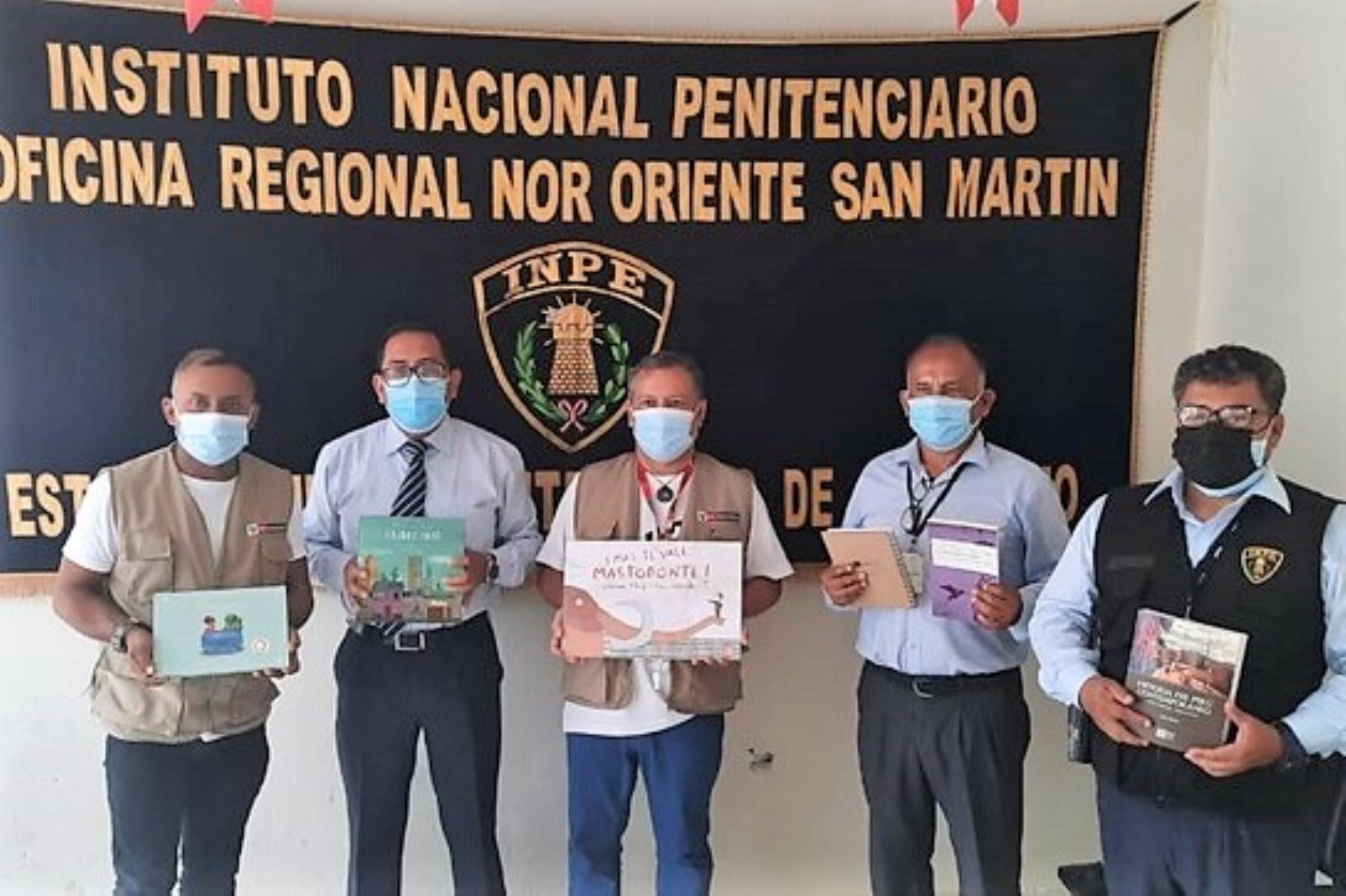 El Ministerio de Cultura entregó en donación 500 libros para los internos del penal de Tarapoto.