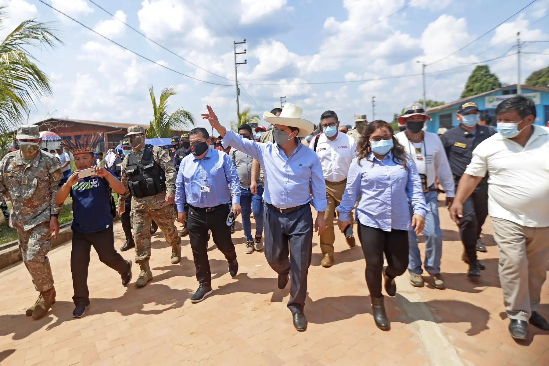 Presidente Pedro Castillo, junto con los ministros de Transportes, Vivienda y de Economía, tuvieron encuentro con pobladores de Purús en la región Ucayali. Foto: ANDINA/Presidencia Perú