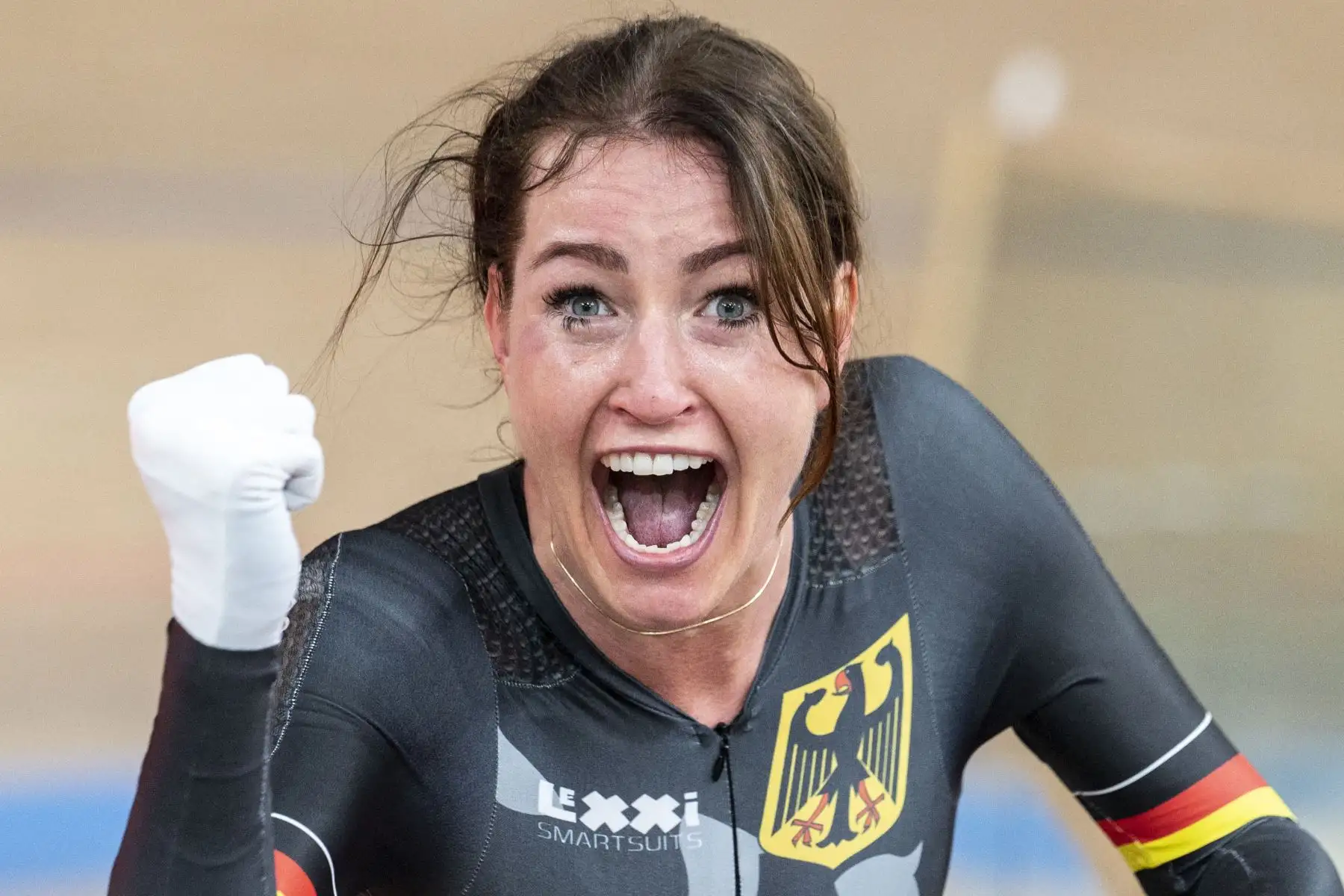 La alemana Denise Schindler reacciona después de competir en el evento ciclista de persecución individual C1 3000m femenino durante los Juegos Paralímpicos de Tokio 2020.
Foto: AFP