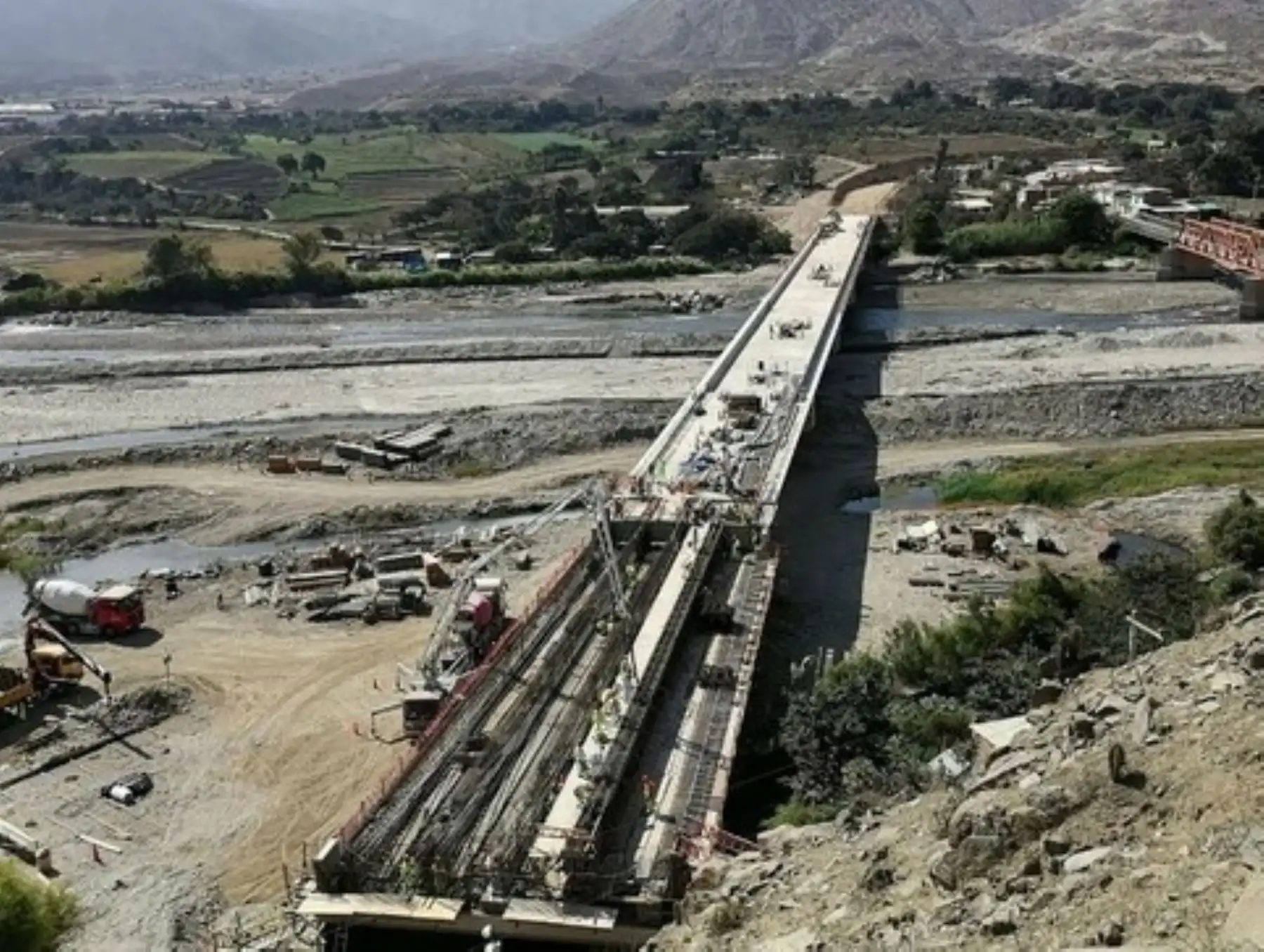 El MTC resaltó que la construcción de 14 puentes en las regiones Cajamarca y La Libertad registra un avance de cerca de 90 %.