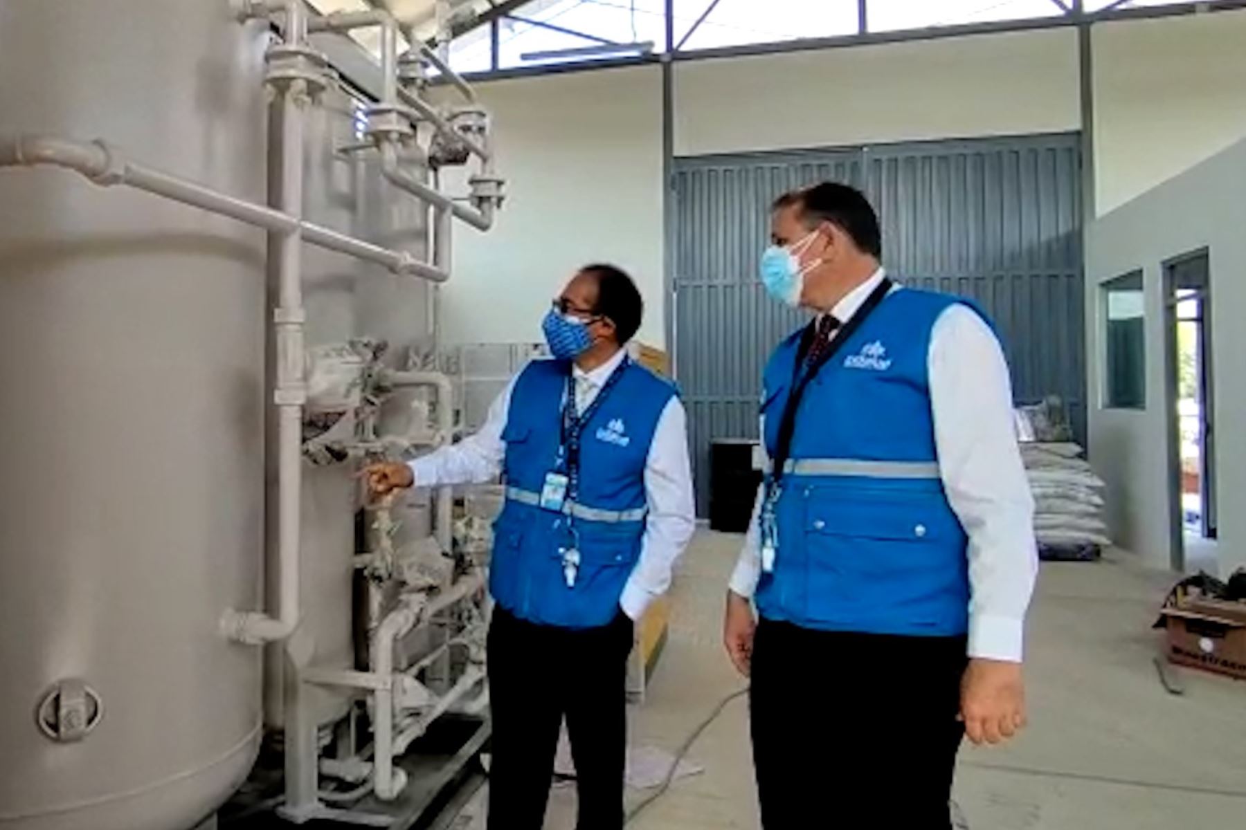 La Red Asistencial Tacna de EsSalud instala una nueva planta de oxígeno medicinal en el hospital Daniel Alcides Carrión.