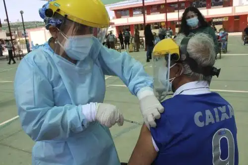 La Diresa Áncash instó a los pobladores a recibir las dos dosis de la vacuna contra el covid-19. Foto: ANDINA/difusión.