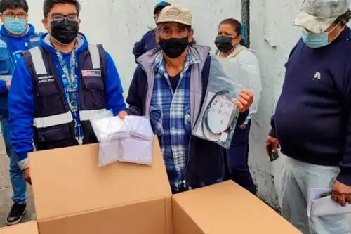 Las regiones recibirán 150,000 protectores faciales y 300,000 mascarillas para evitar el contagio de hombres de mar. Foto: ANDINA/Produce