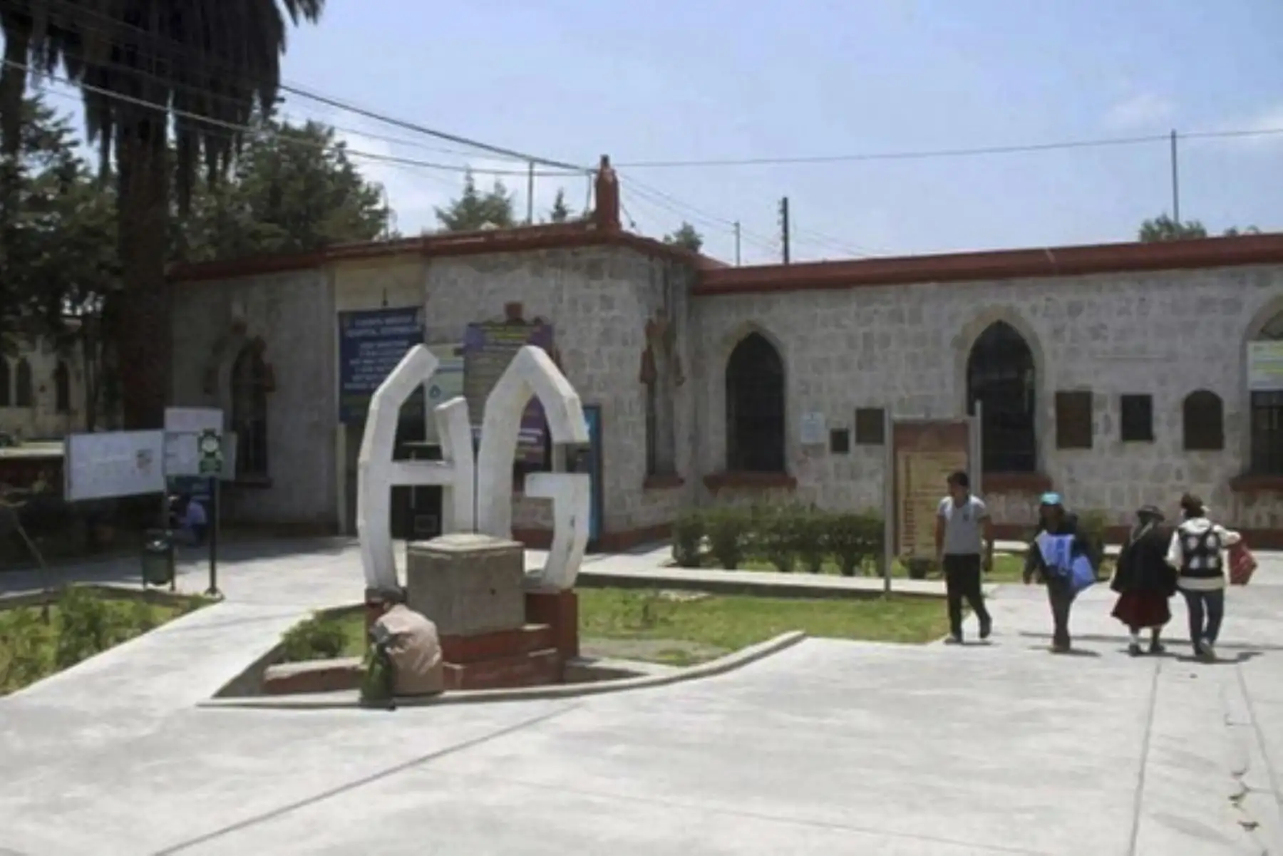 Con el moderno ecógrafo que entrará en funcionamiento en una semana mejorará la atención en el hospital Goyeneche de Arequipa. ANDINA/Difusión