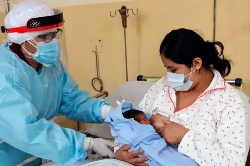 Especialista en Salud Pública del Minsa, Mario Izquierdo, indicó que amamantar también disminuye los niveles de depresión y ansiedad post parto. Foto:ANDINA/Difusión
