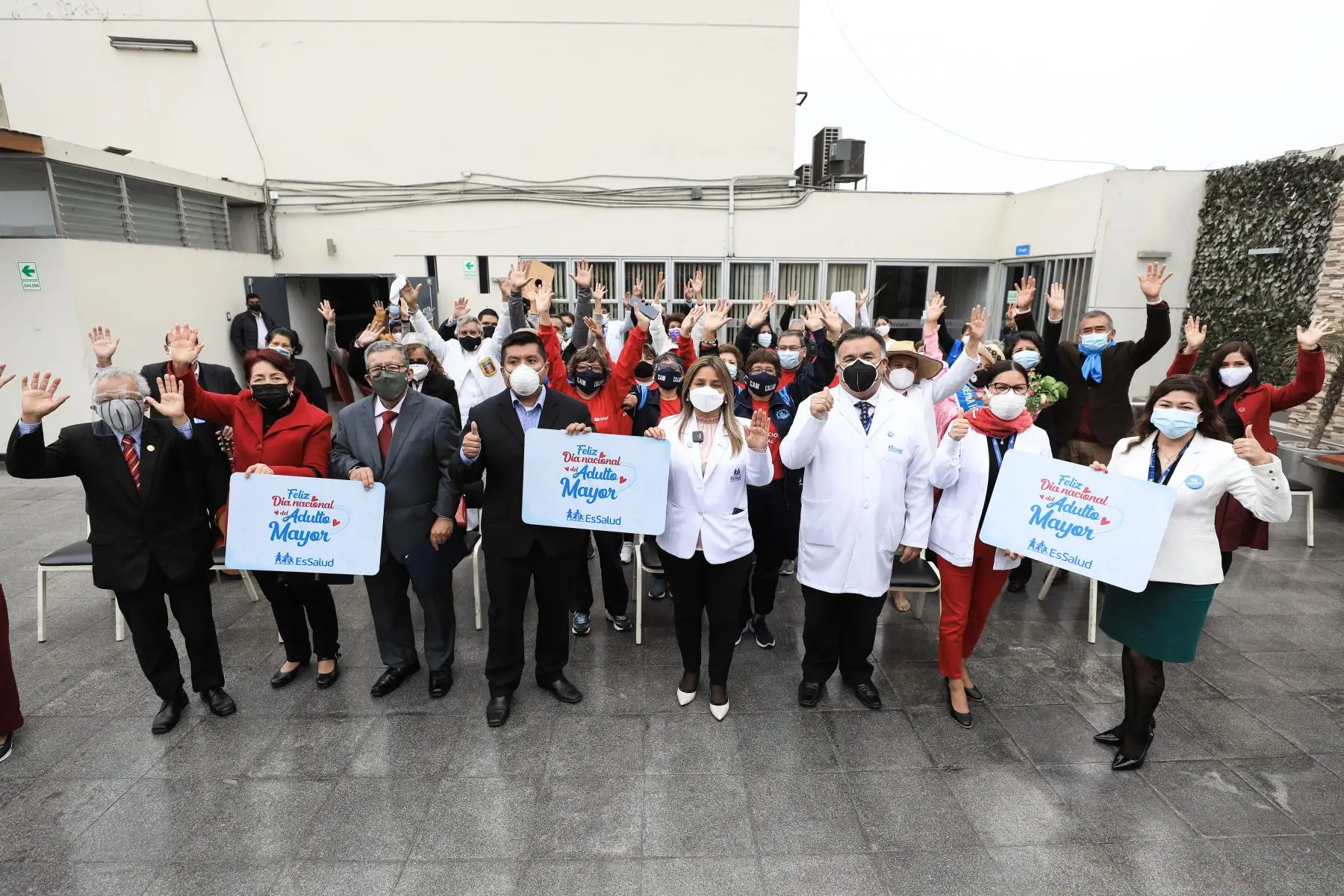 Más de 90 mil asegurados de la tercera edad, pertenecientes a los Centros del Adulto Mayor de EsSalud, celebraron el Día Nacional del Adulto Mayor, con talleres de actividad física, baile, teatro, y autocuidado.  Foto: ANDINA/Essalud