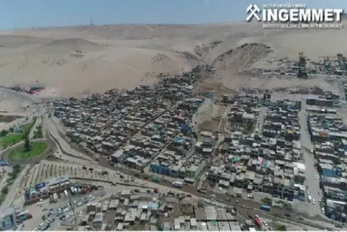 Los huaicos (flujos de detritos) son el peligro con mayor ocurrencia con un 50 %, seguido de la caída de rocas y derrumbes con un 22 %.