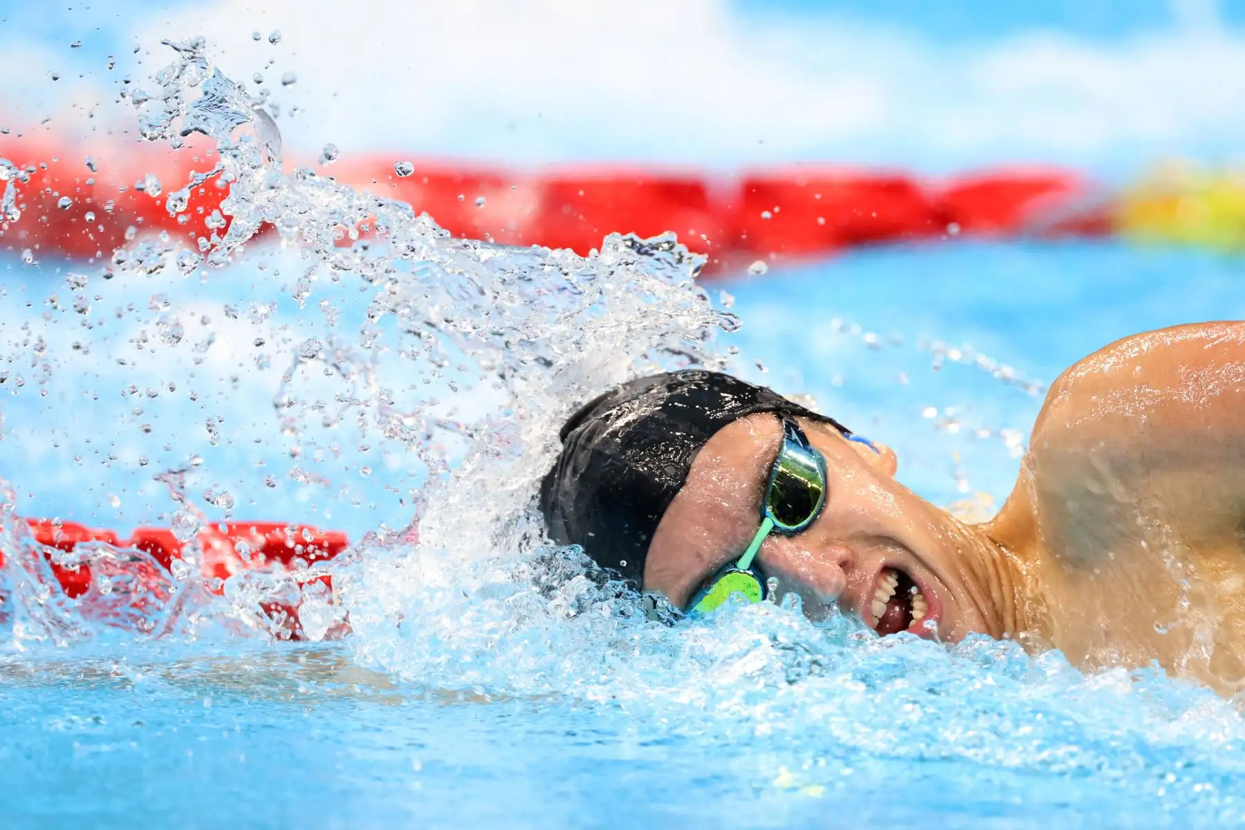 El portal francés Alex compite en la final masculina de la clase de natación estilo libre de 400 m durante los Juegos Paralímpicos de Tokio 2020.
Foto: AFP