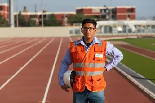 Las carreras técnicas son estudios superiores de corta o media duración que ofrecen conocimientos especializados cada vez más demandados en el mercado laboral. Foto: Pronabec