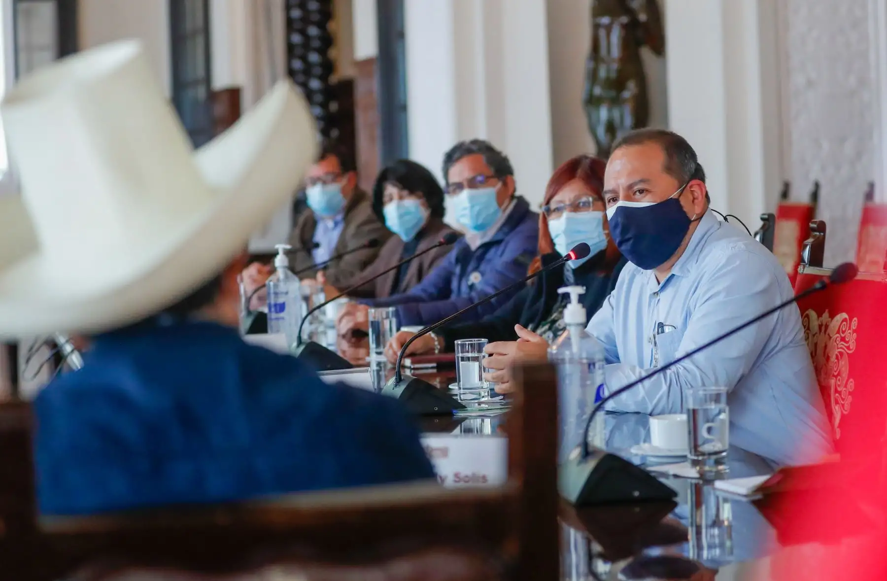 El presidente de la República, Pedro Castillo, sostuvo una reunión de coordinación con un grupo de científicos, para abordar el proyecto de ley que crea el Ministerio de Ciencia, Tecnología e Innovación Tecnológica. Foto: ANDINA/Presidencia Perú