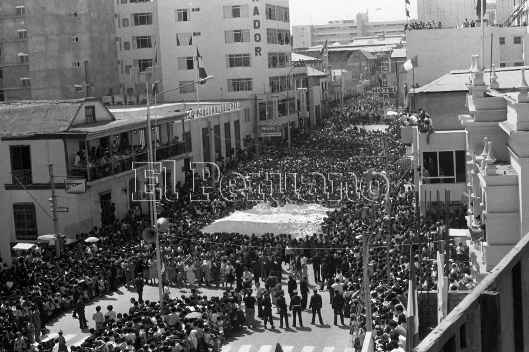 Tacna - 28 agosto 1979. Ciudadanos tacneños participaron en los actos conmemorativos por el 50° aniversario de la reincorporación de Tacna al seno de la Patria. Foto: Archivo Histórico El Peruano