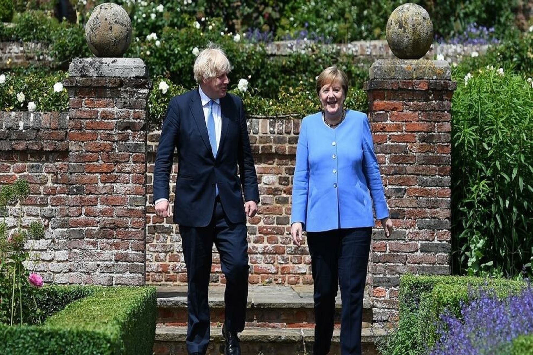 Boris Johnson y Angela Merkel trabajarán para evitar "crisis humanitaria" en Afganistán. Foto: Efe.