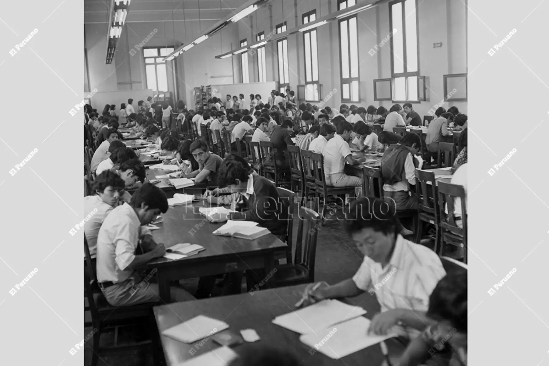 Lima - 23 julio 1983. Sala de lectura de la Biblioteca Nacional del Perú.  Foto: Archivo Histórico de El Peruano / Rómulo Luján