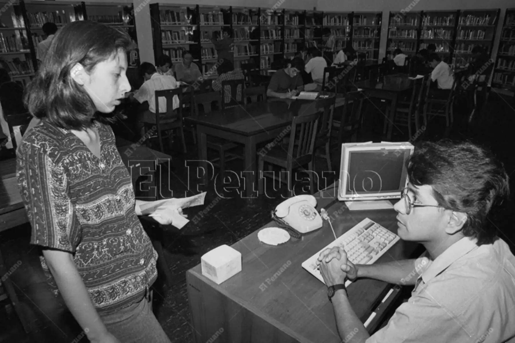 Lima - 22 abril 1996. Sala de lectura de la Biblioteca Nacional del Perú. Foto: Archivo Histórico de El Peruano / Flor Ruiz