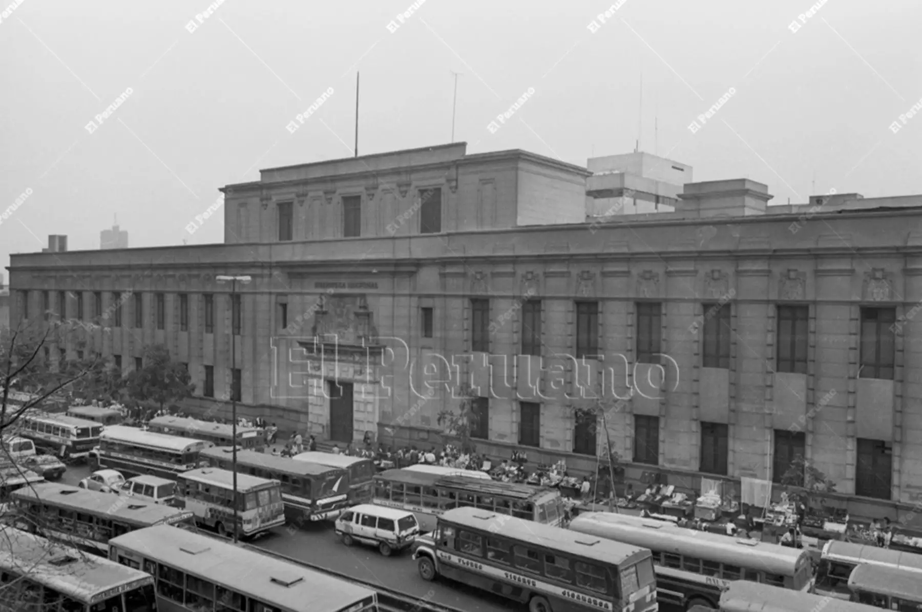 Lima - 8 junio 1992. Sede de la Biblioteca Nacional del Perú en la avenida Abancay.  Foto: Archivo Histórico de El Peruano
