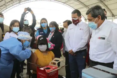 El ministro de Salud, Hernando Cevallos