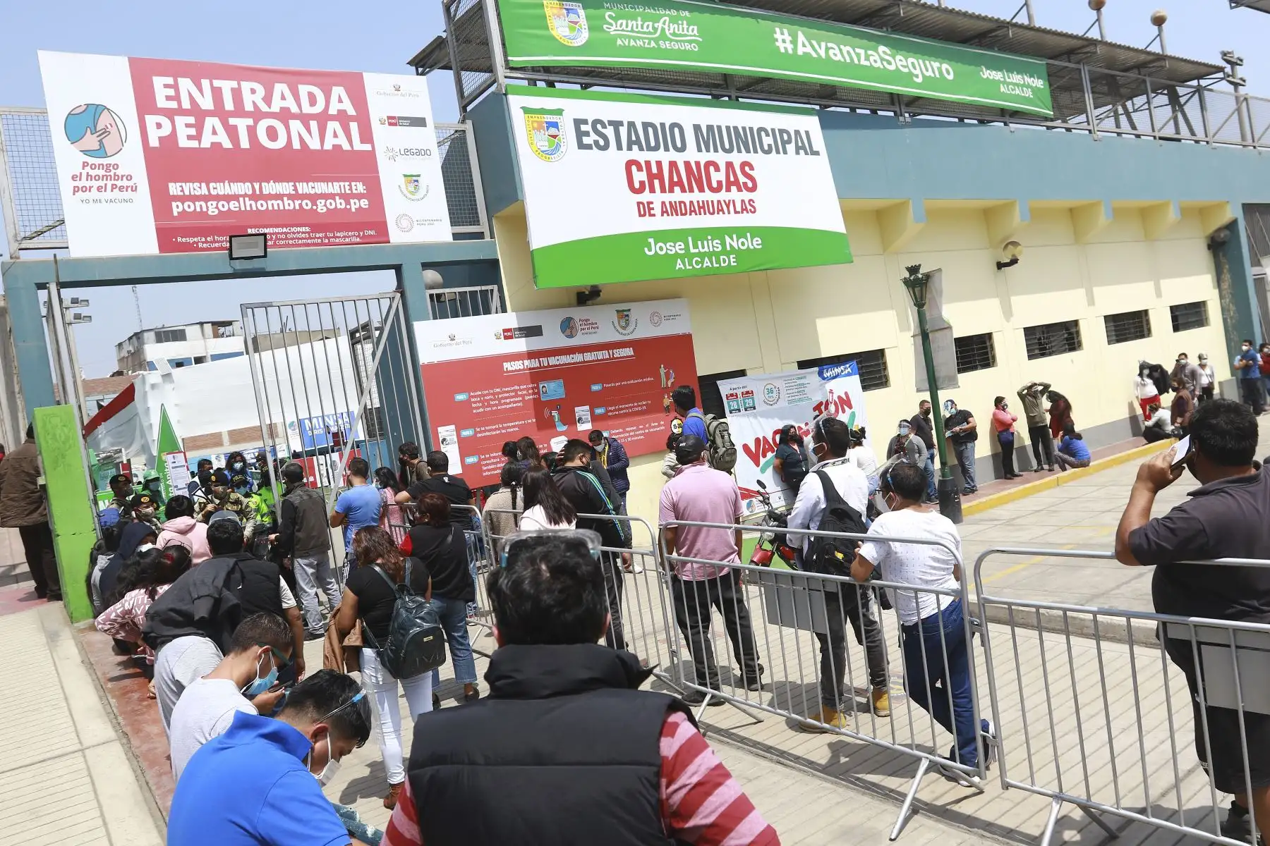 Así se desarrolla el sexto Vacunatón en el centro de inmunización ubicado en el Estadio Municipal de Santa Anita. Foto: ANDINA/Jhonel Rodríguez