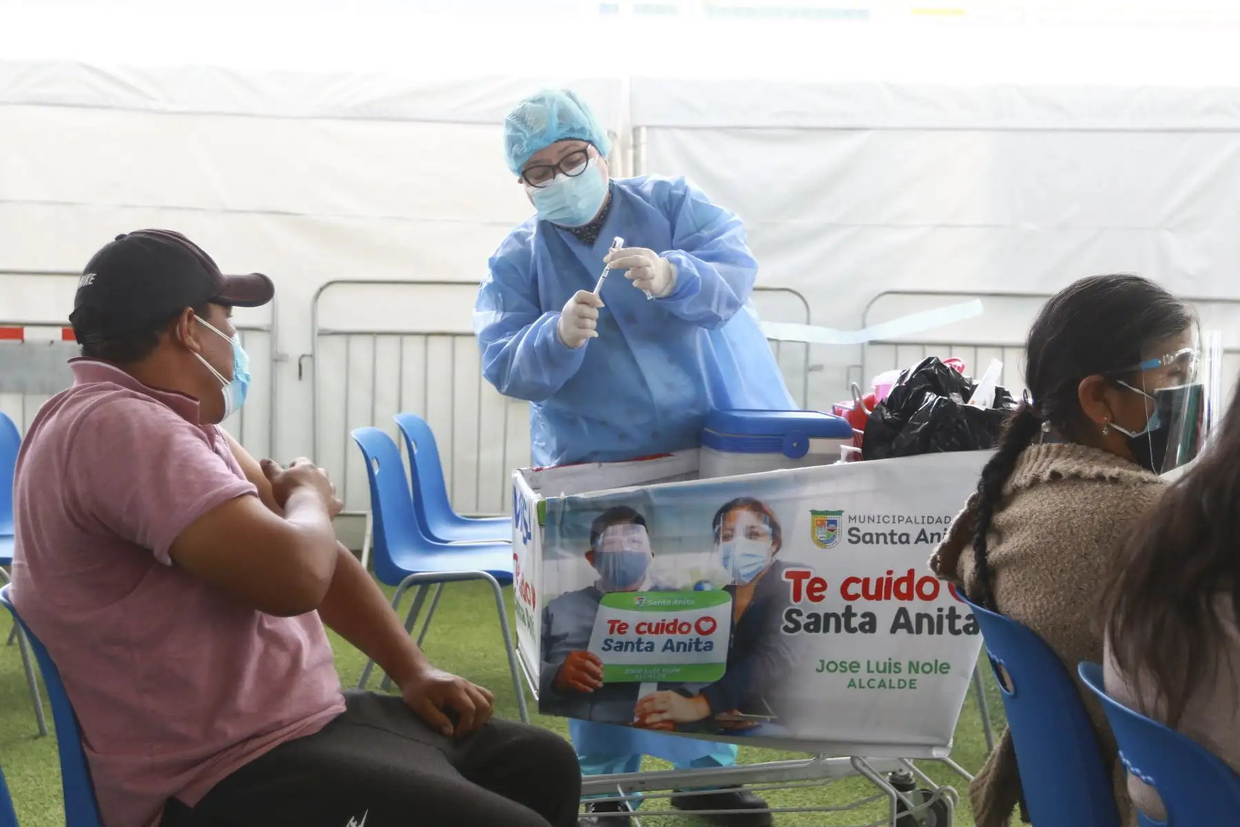 Así se desarrolla el sexto Vacunatón en el centro de inmunización ubicado en el Estadio Municipal de Santa Anita. Foto: ANDINA/Jhonel Rodríguez