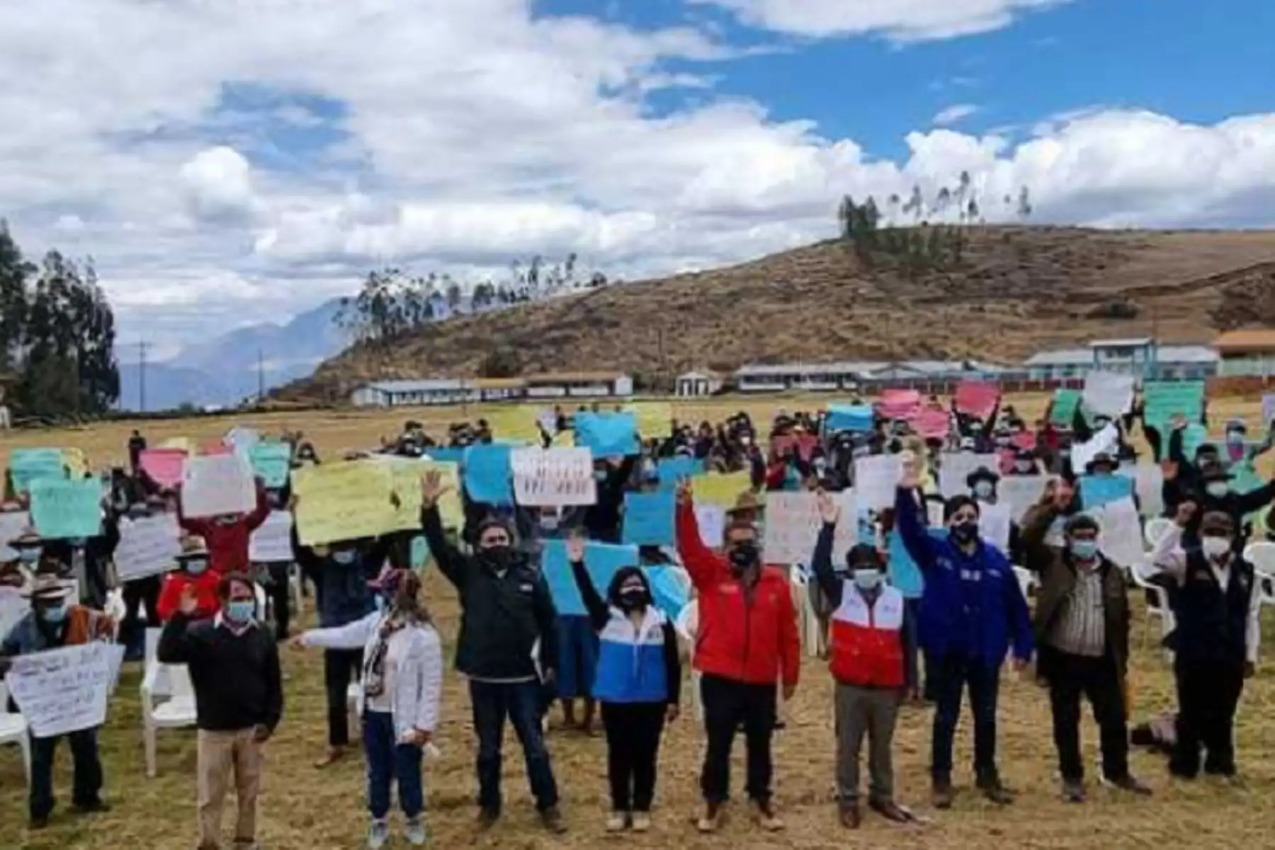 Midagri impulsa asociatividad con entrega de 961 títulos de propiedad rural. Foto: Midagri