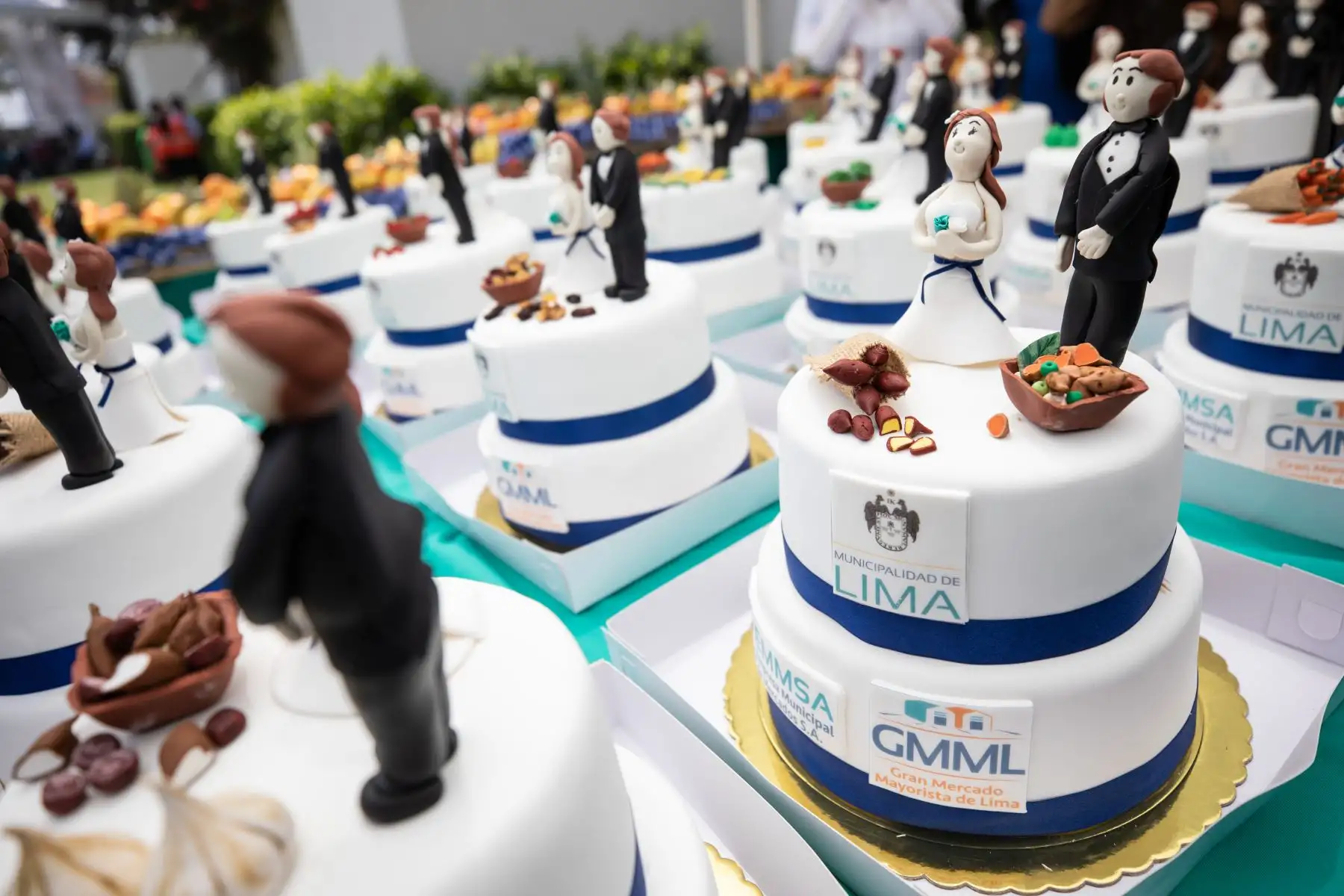 Hoy 200 parejas del Cercado se unieron en el primer matrimonio civil presencial en el Circuito Mágico del Agua. La ceremonia fue presidida por el alcalde, Jorge Muñoz, y se realizó con los protocolos de bioseguridad. Foto: ANDINA/Municipalidad de Lima