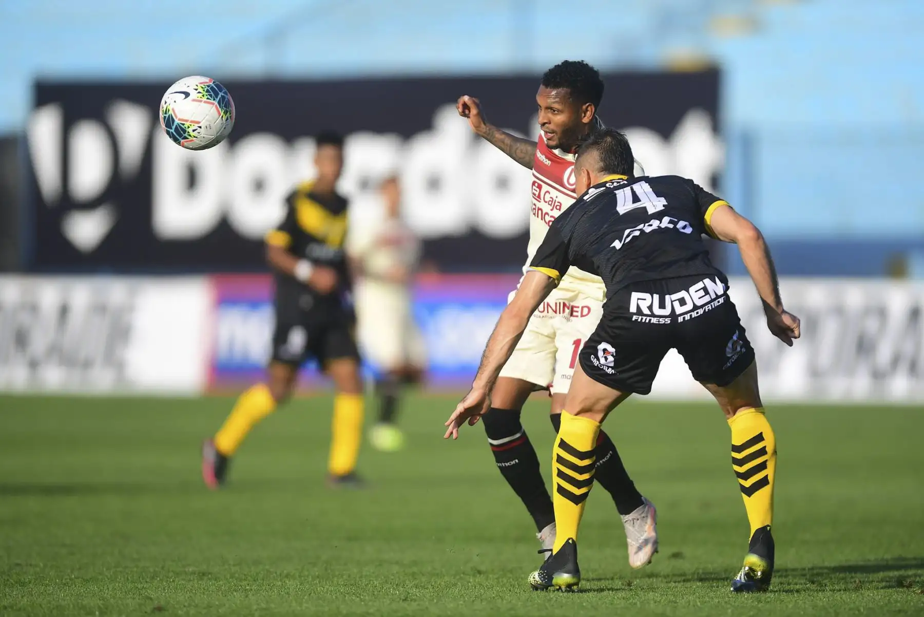 Universitario de Deportes empata 2 - 2 a Cantolao en el partido por la fecha 9 de la Fase 2 de Liga 1 en el Estadio Alberto Gallardo del Rímac. Foto: La Liga