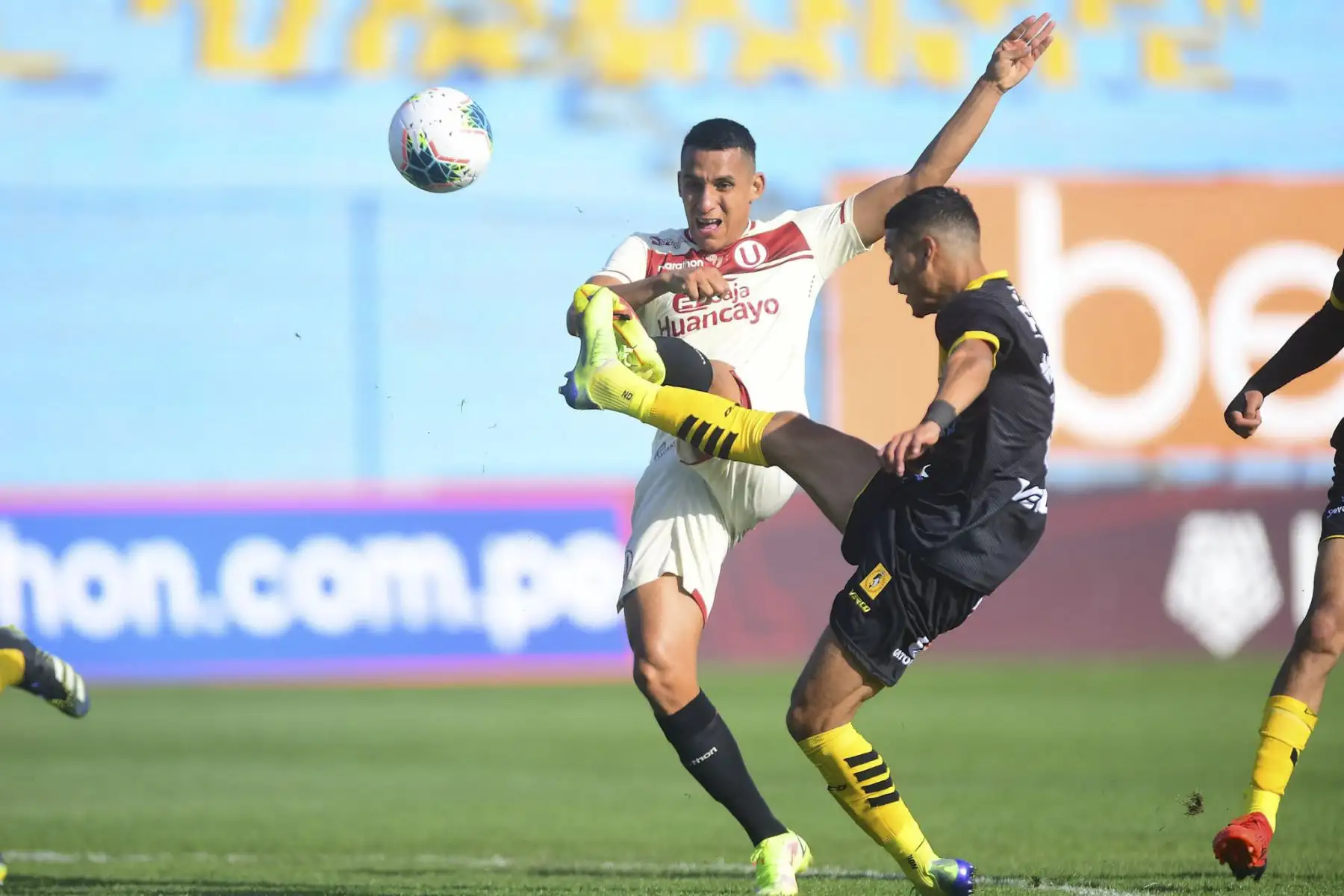 Universitario de Deportes empata 2 - 2 a Cantolao en el partido por la fecha 9 de la Fase 2 de Liga 1 en el Estadio Alberto Gallardo del Rímac. Foto: La Liga