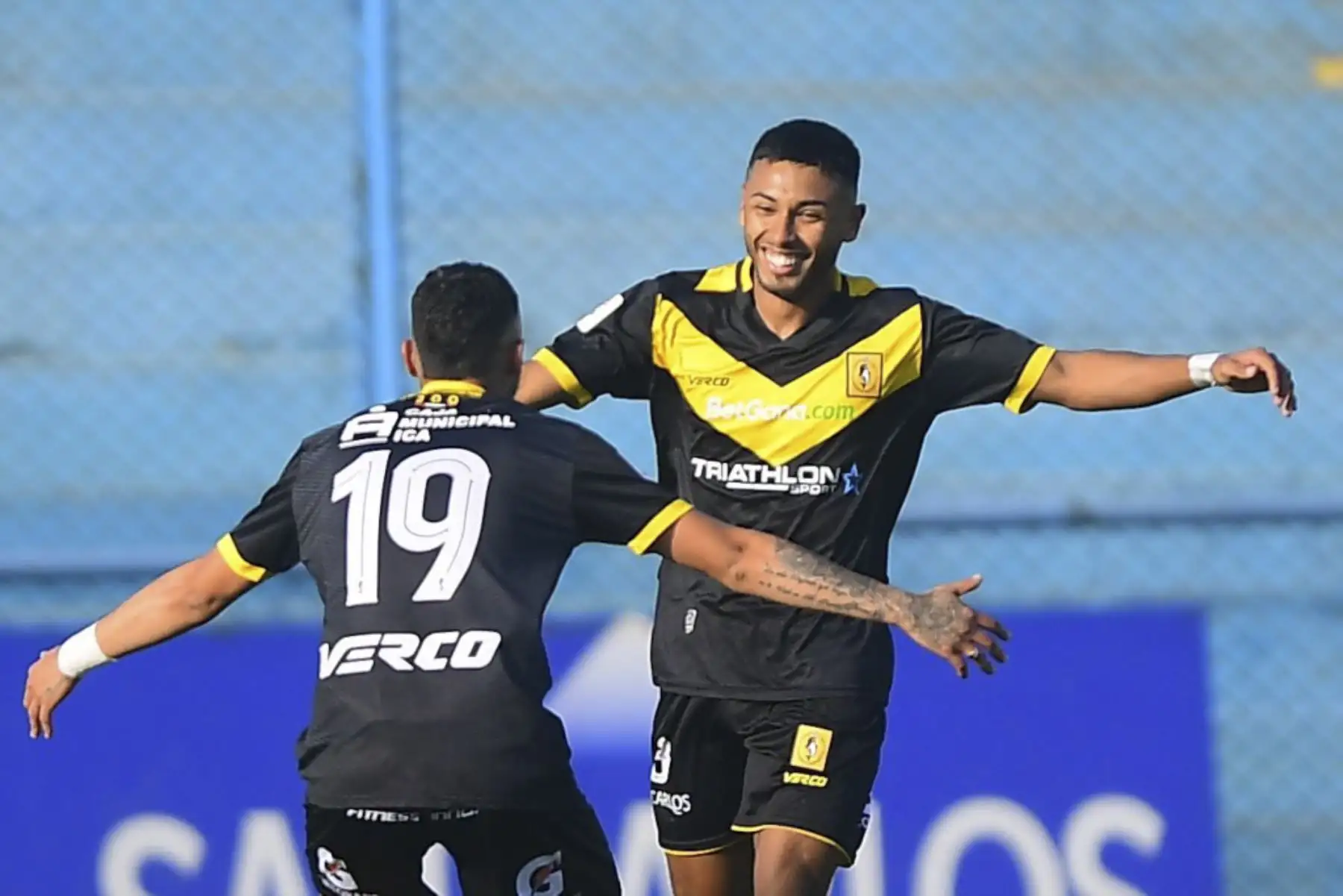 Universitario de Deportes empata 2 - 2 a Cantolao en el partido por la fecha 9 de la Fase 2 de Liga 1 en el Estadio Alberto Gallardo del Rímac. Foto: La Liga