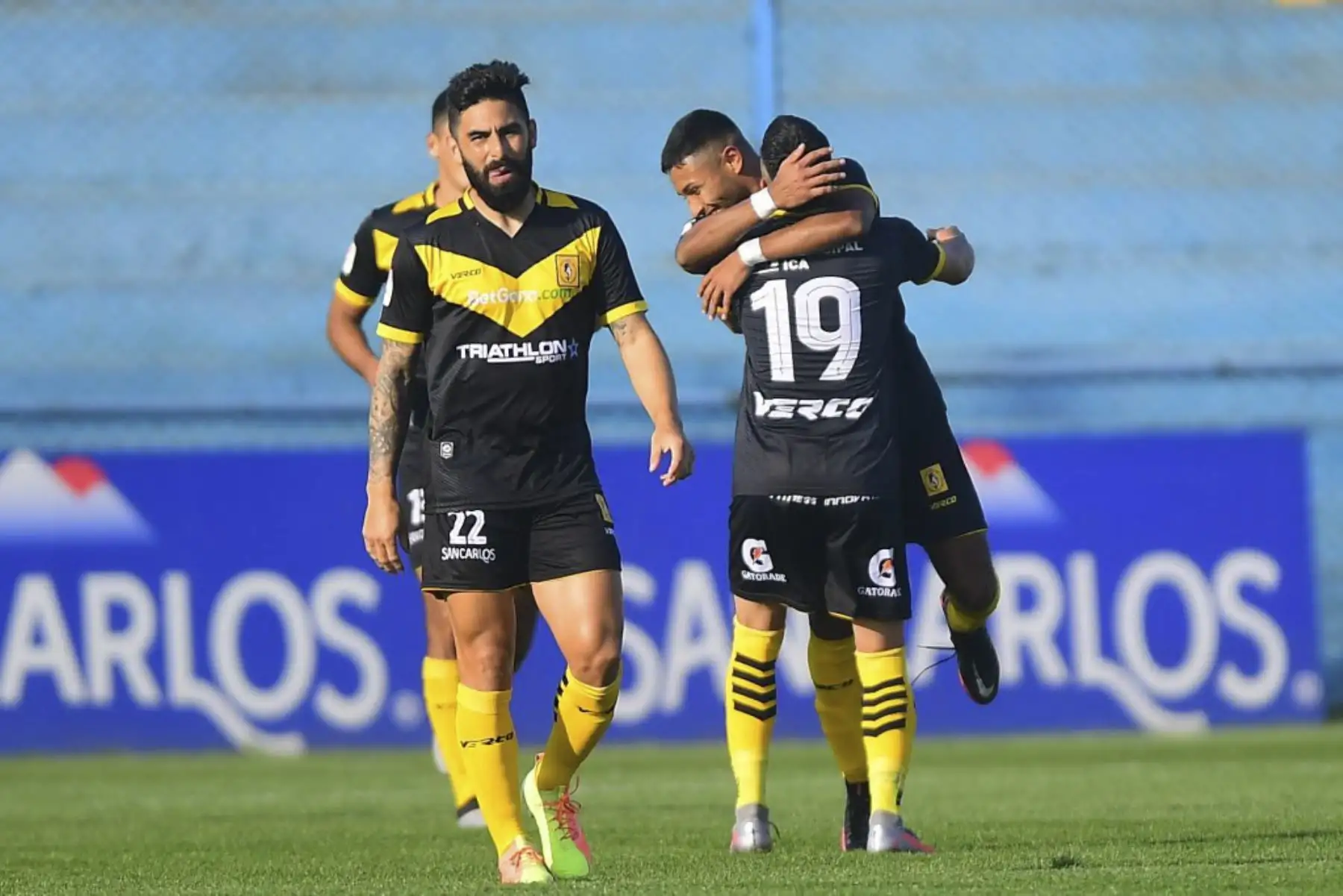 Universitario de Deportes empata 2 - 2 a Cantolao en el partido por la fecha 9 de la Fase 2 de Liga 1 en el Estadio Alberto Gallardo del Rímac. Foto: La Liga