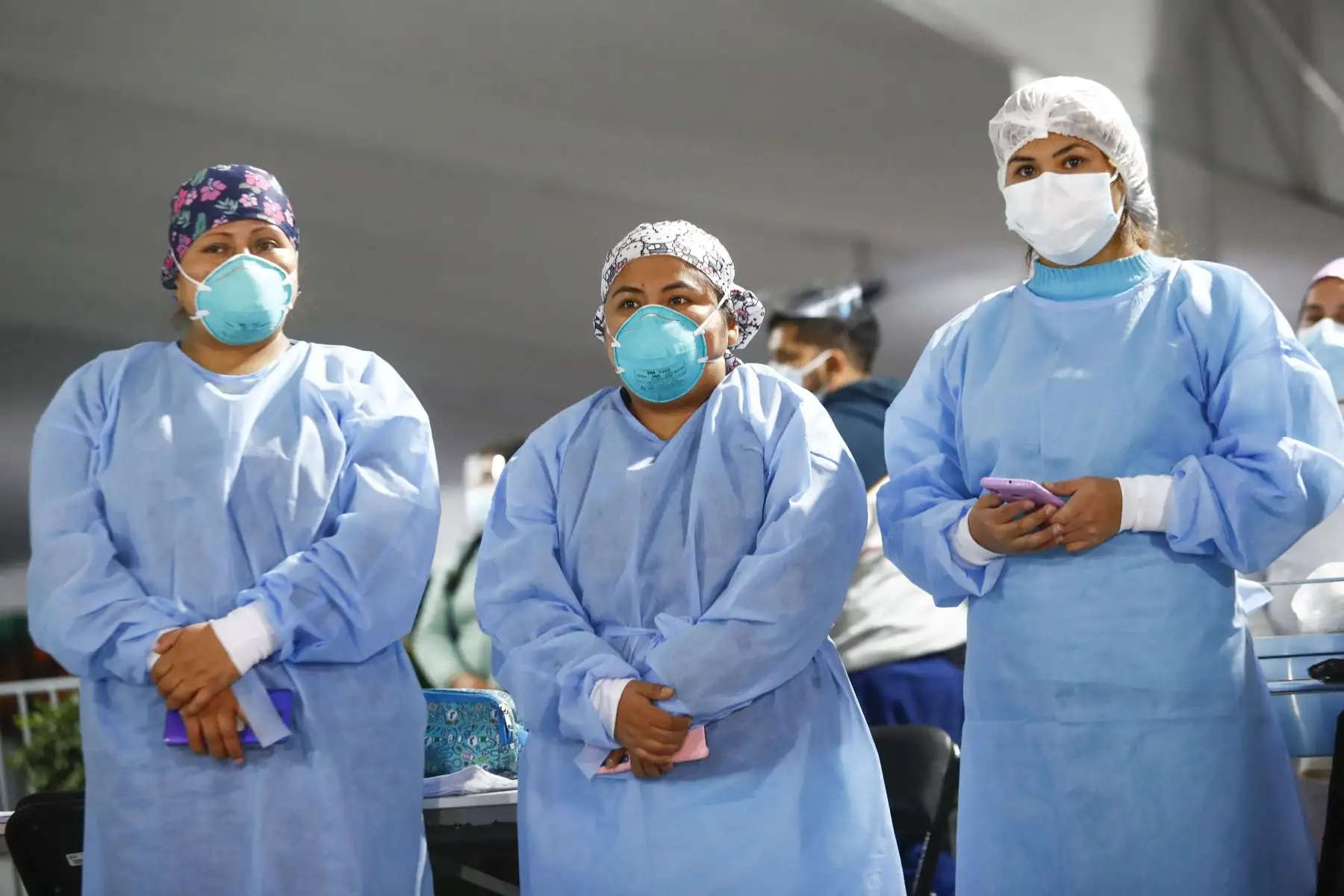 El presidente de la República, Pedro Castillo, recibió hoy la segunda dosis de la vacuna del laboratorio Sinopharm contra la COVID-19, en el Parque Zonal Huiracocha, ubicado en el distrito de San Juan de Lurigancho, en el marco del vacunatón que se realiza en Lima Metropolitana y Callao desde las 07:00 horas de hoy hasta las 19:00 horas de mañana, domingo 29, en 28 locales de vacunación. Foto: ANDINA/Presidencia Perú