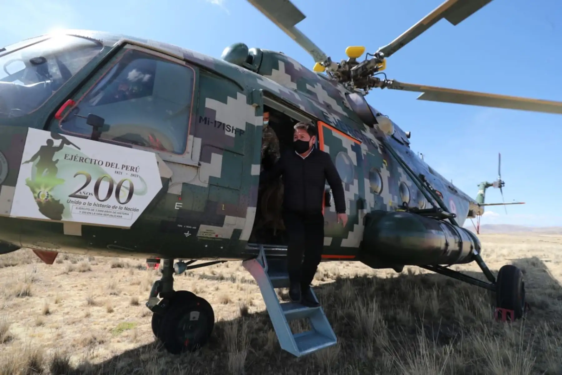 El presidente de Consejo de Ministros, Guido Bellido, arribó a la comunidad de Huaninquiri, distrito de Santo Tomás, provincia de Chumbivilcas, Cusco, para reunión de trabajo que propondrá acciones para atender las principales demandas del corredor vial sur. Foto: PCM