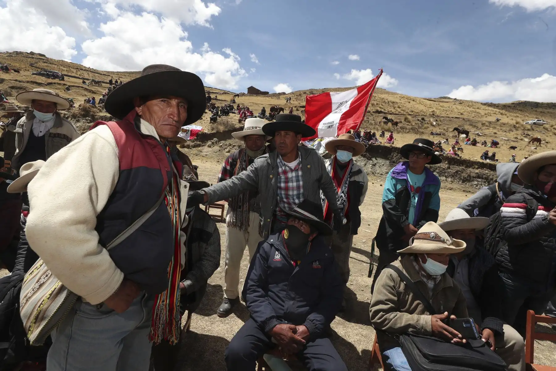 El presidente de Consejo de Ministros, Guido Bellido, sostuvo reunión con la la comunidad de Huaninquiri, distrito de Santo Tomás, provincia de Chumbivilcas, Cusco, para tratar las principales demandas del corredor vial sur. Foto: ANDINA/PCM
