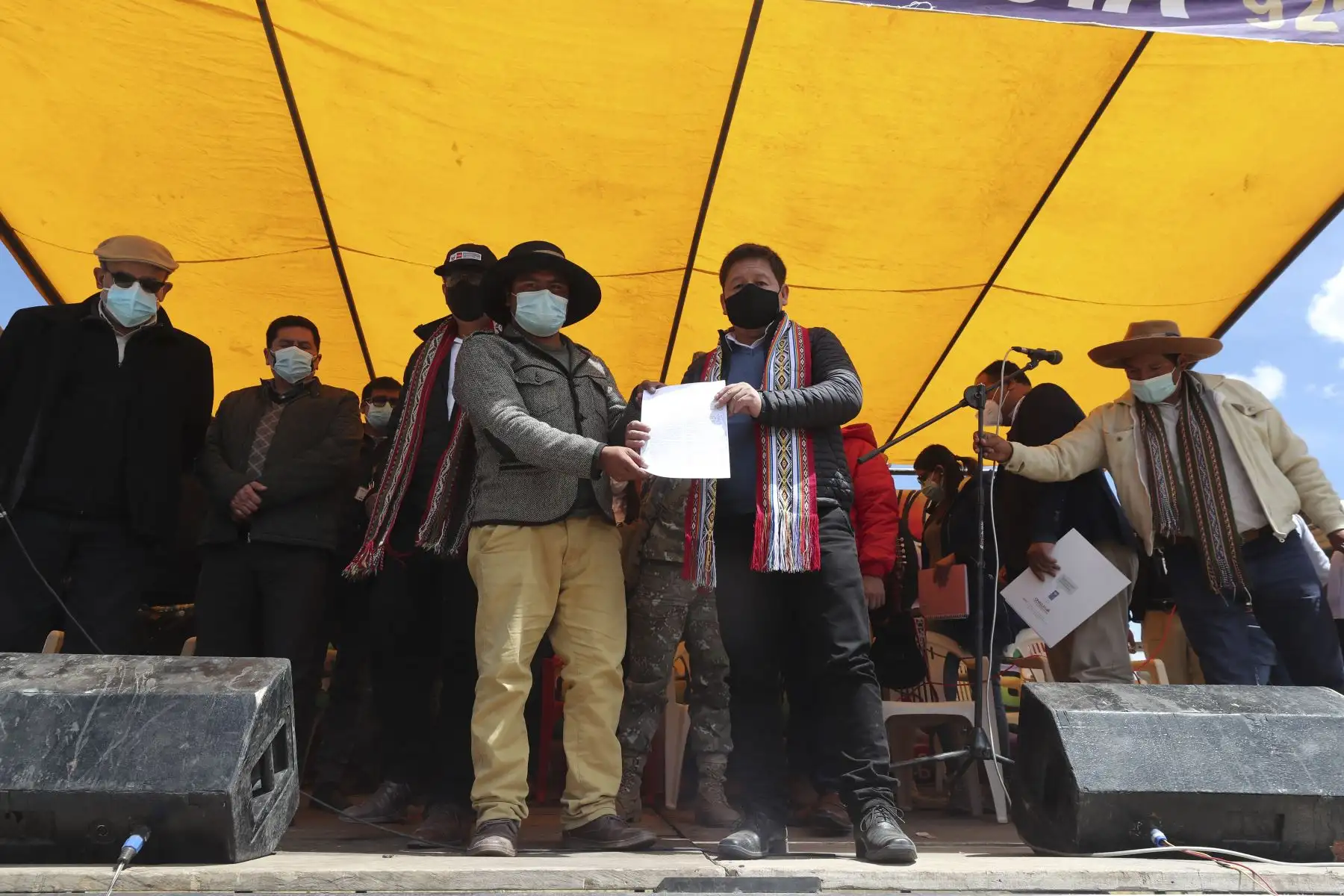 El presidente de Consejo de Ministros, Guido Bellido, sostuvo reunión con la la comunidad de Huaninquiri, distrito de Santo Tomás, provincia de Chumbivilcas, Cusco, para tratar las principales demandas del corredor vial sur. Foto: ANDINA/PCM